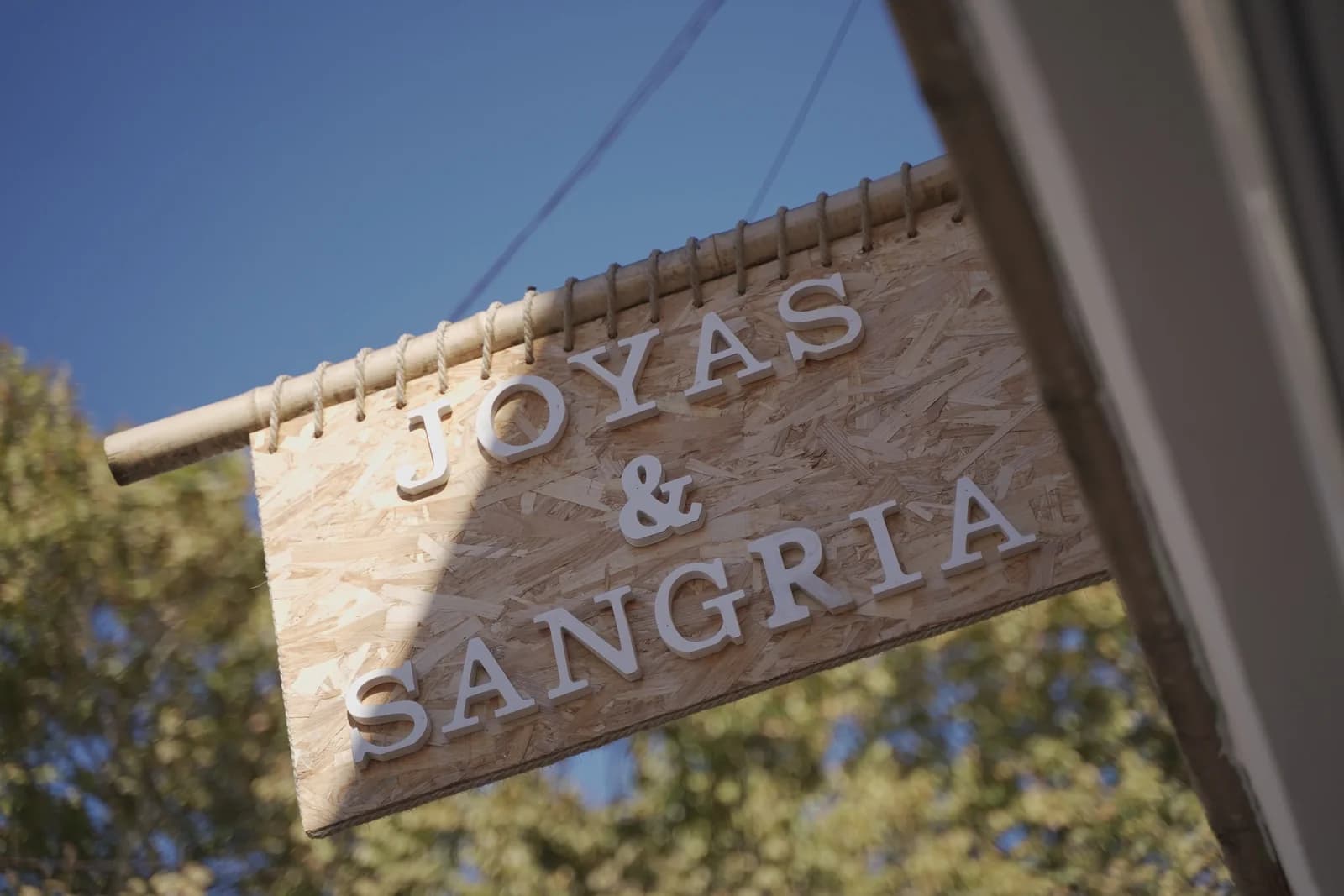 La entrada de Joyas y Sangría en Galeries Albatros